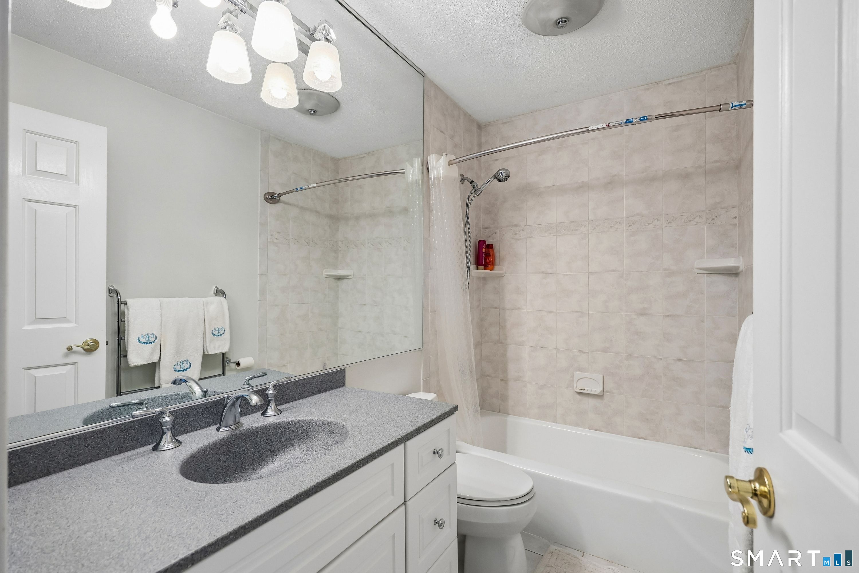25 Riverside Drive Clinton CT 06413