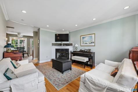 25 Riverside Drive Clinton CT 06413