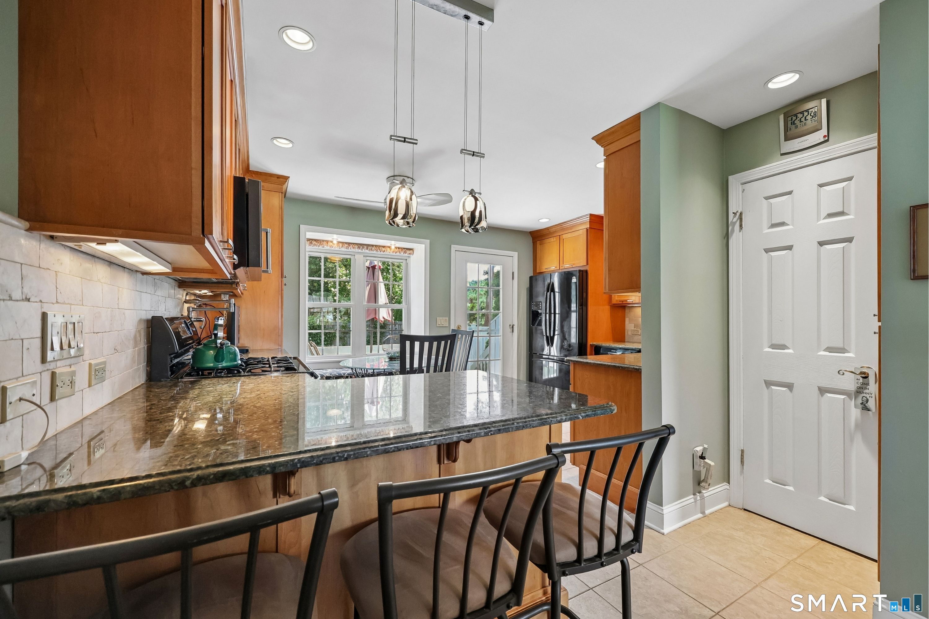 25 Riverside Drive Clinton CT 06413