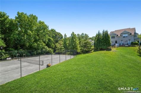 26 Maura Lane Danbury CT 06810