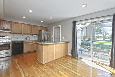 25 Greenwich Way Milford CT 06460