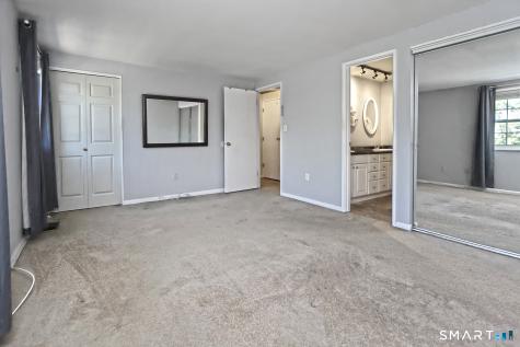 25 Greenwich Way Milford CT 06460