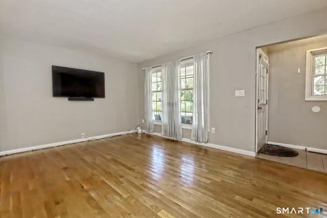 25 Greenwich Way Milford CT 06460