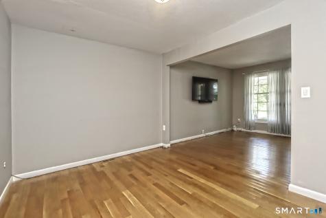 25 Greenwich Way Milford CT 06460