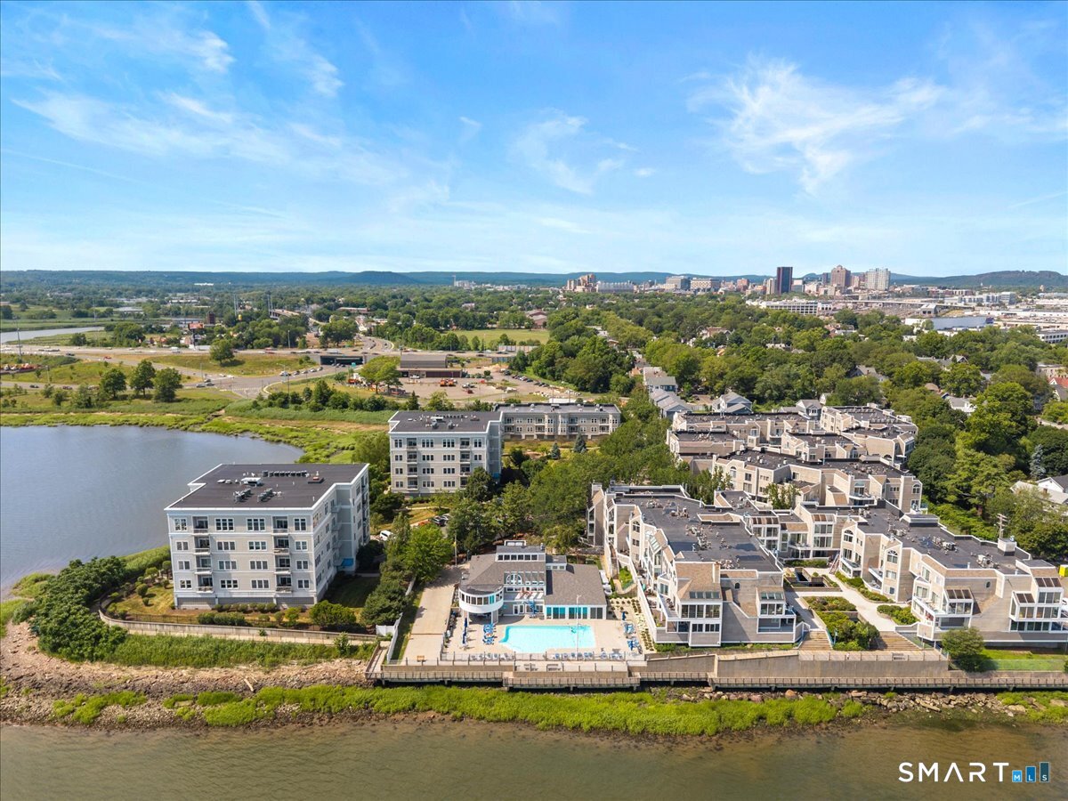 13 Harbour Close New Haven CT 06519