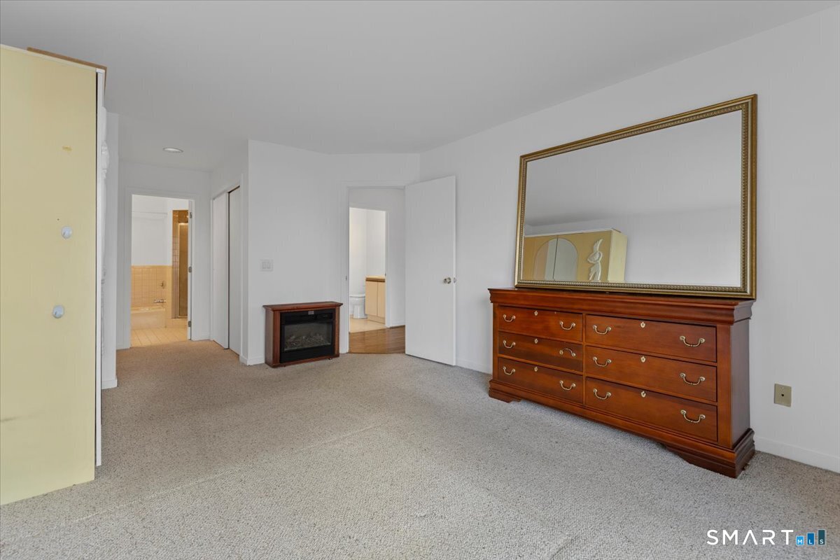 13 Harbour Close New Haven CT 06519