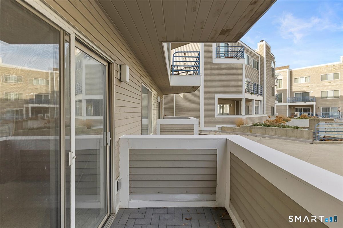 13 Harbour Close New Haven CT 06519