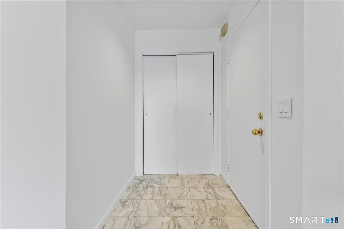 13 Harbour Close New Haven CT 06519