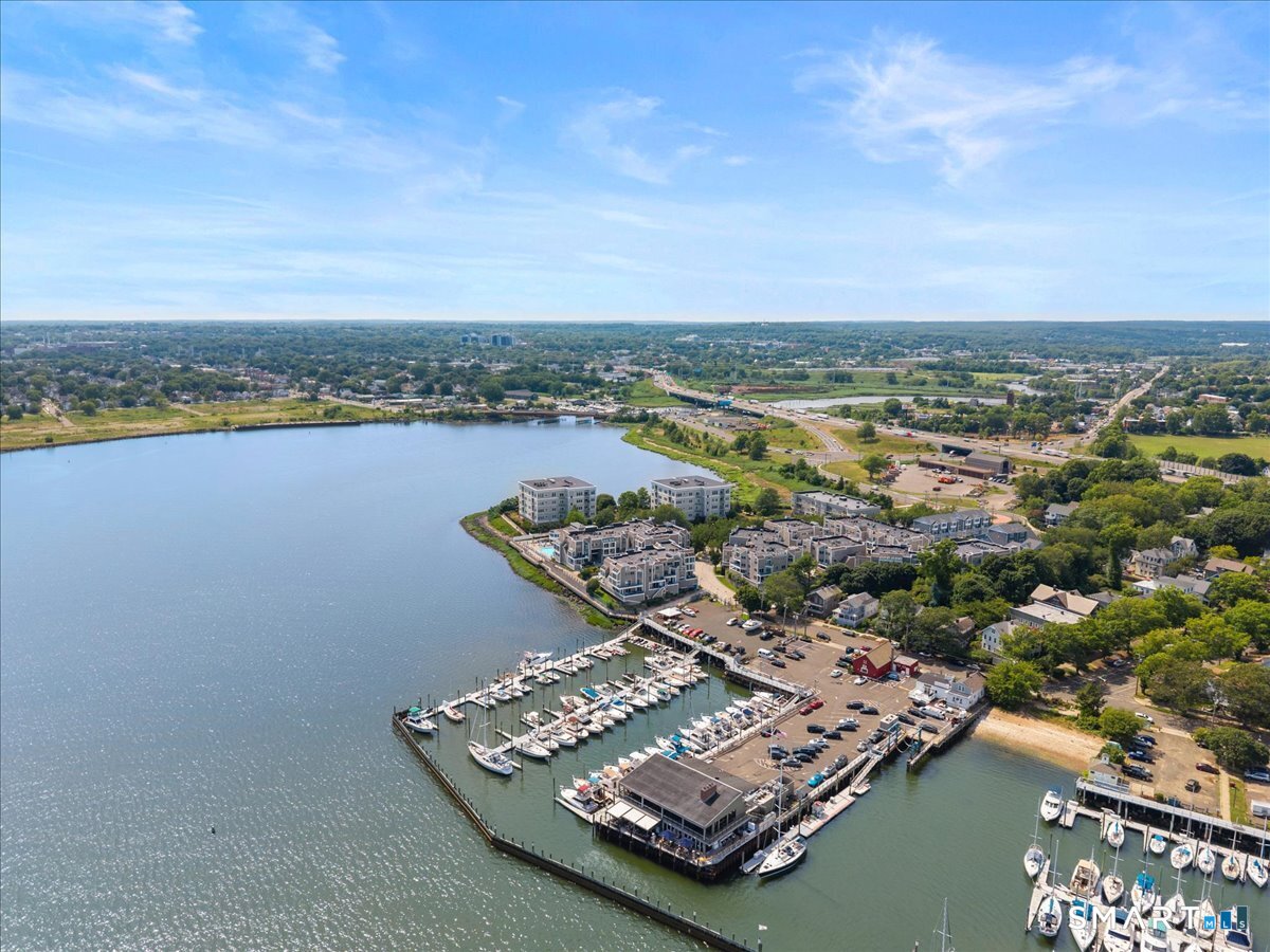 13 Harbour Close New Haven CT 06519