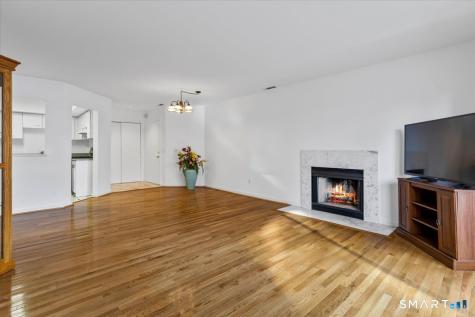 13 Harbour Close New Haven CT 06519
