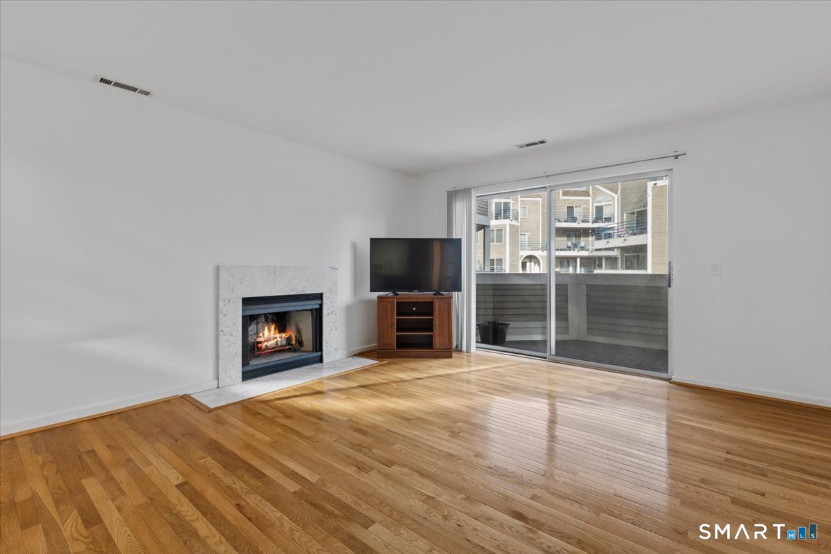 13 Harbour Close New Haven CT 06519