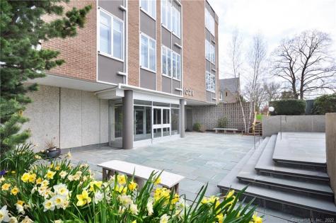 1028 Farmington Avenue West Hartford CT 06107