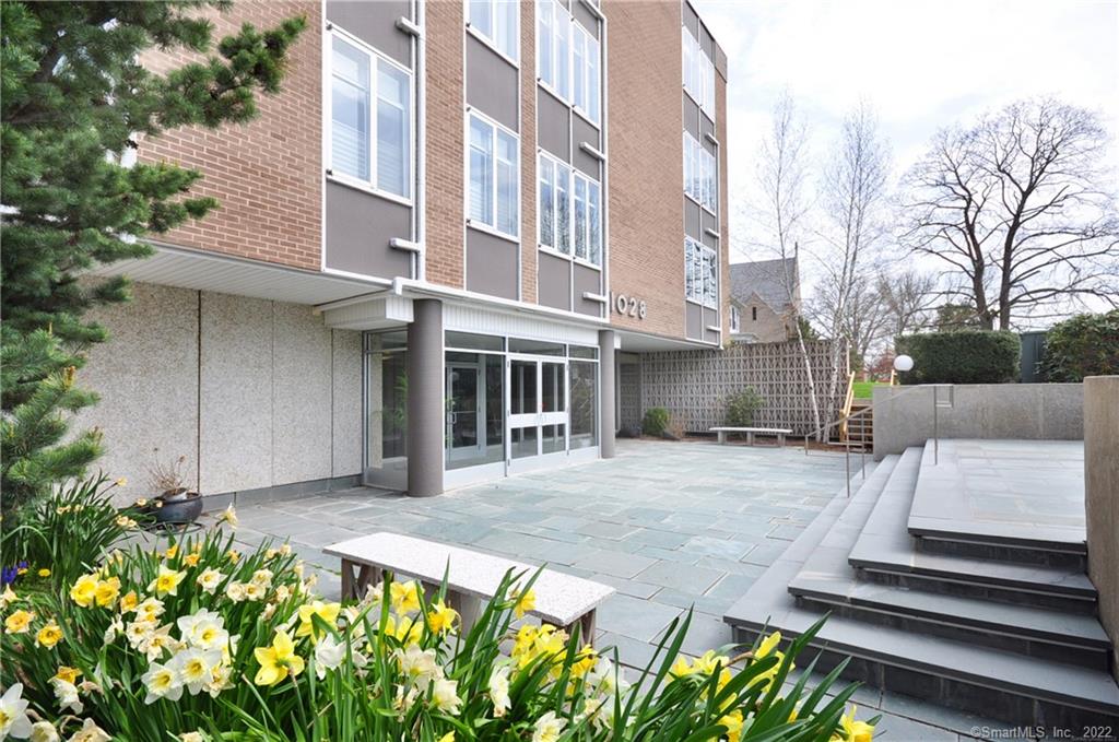 1028 Farmington Avenue West Hartford CT 06107