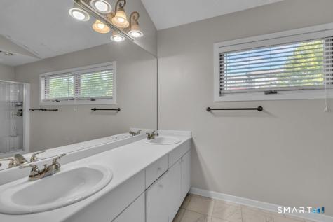 3 Saddle Crossing Avon CT 06001