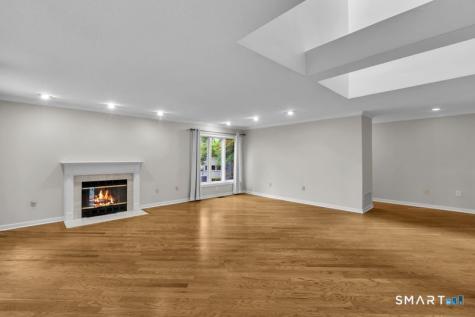 3 Saddle Crossing Avon CT 06001