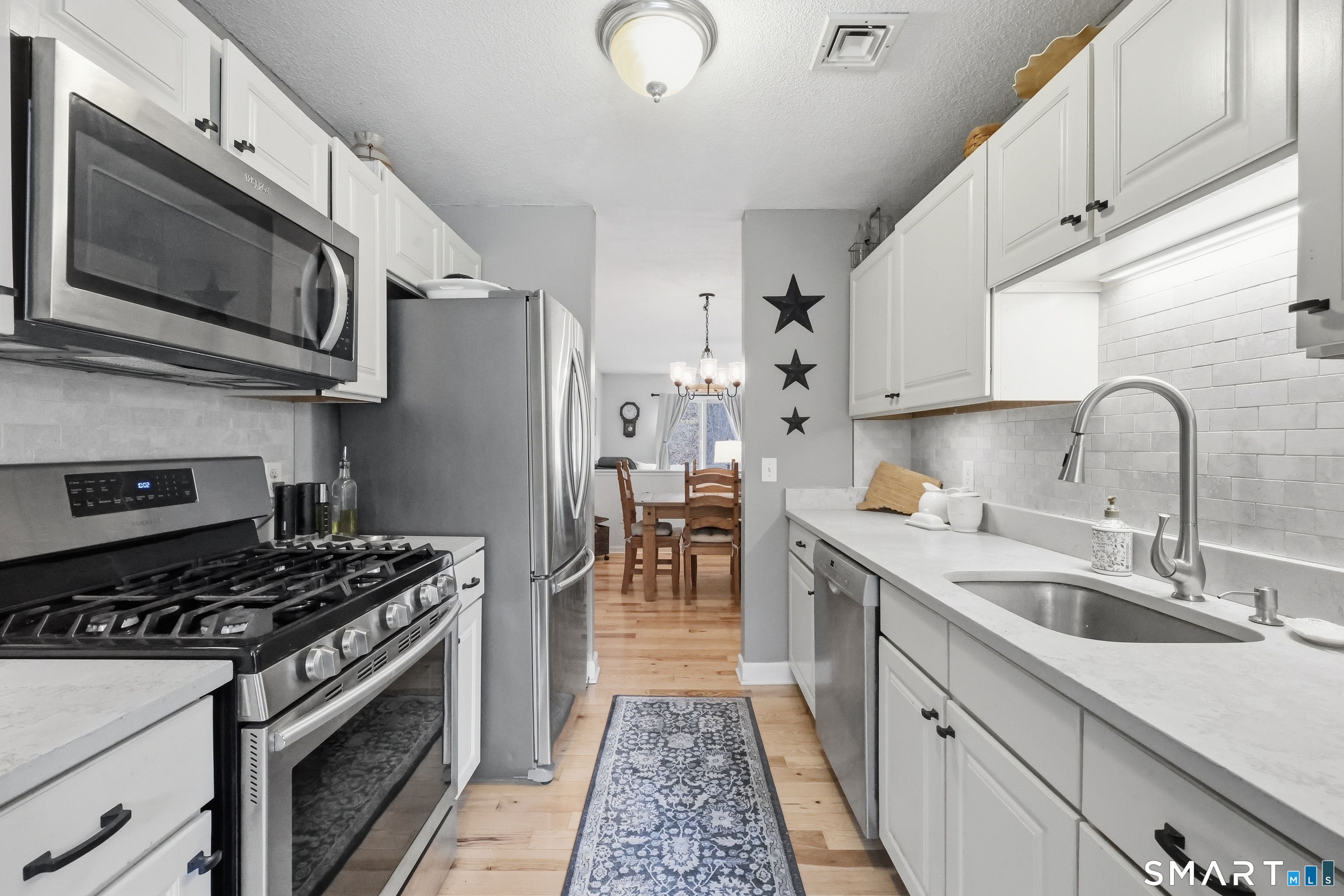2 River Mead Avon CT 06001