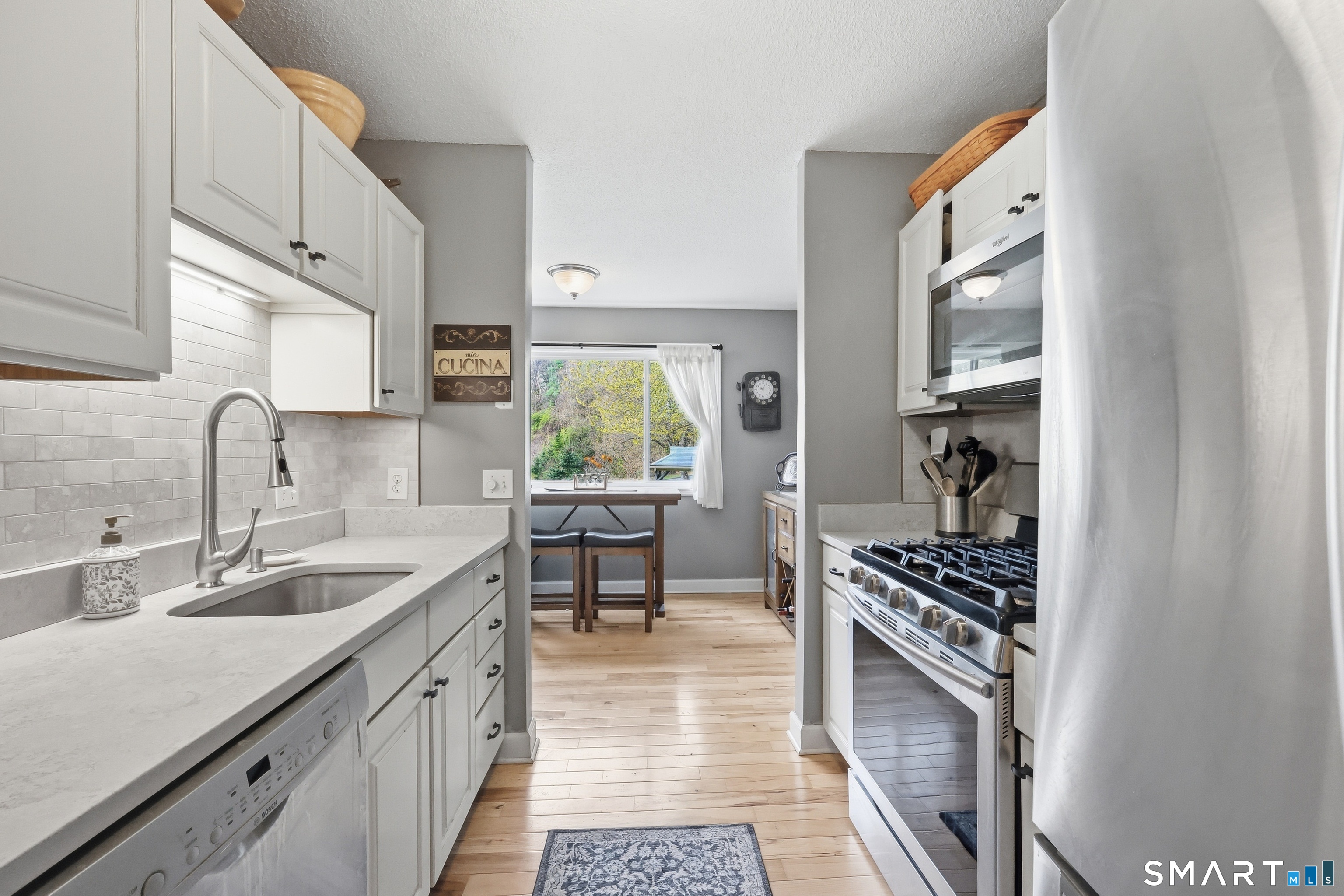 2 River Mead Avon CT 06001