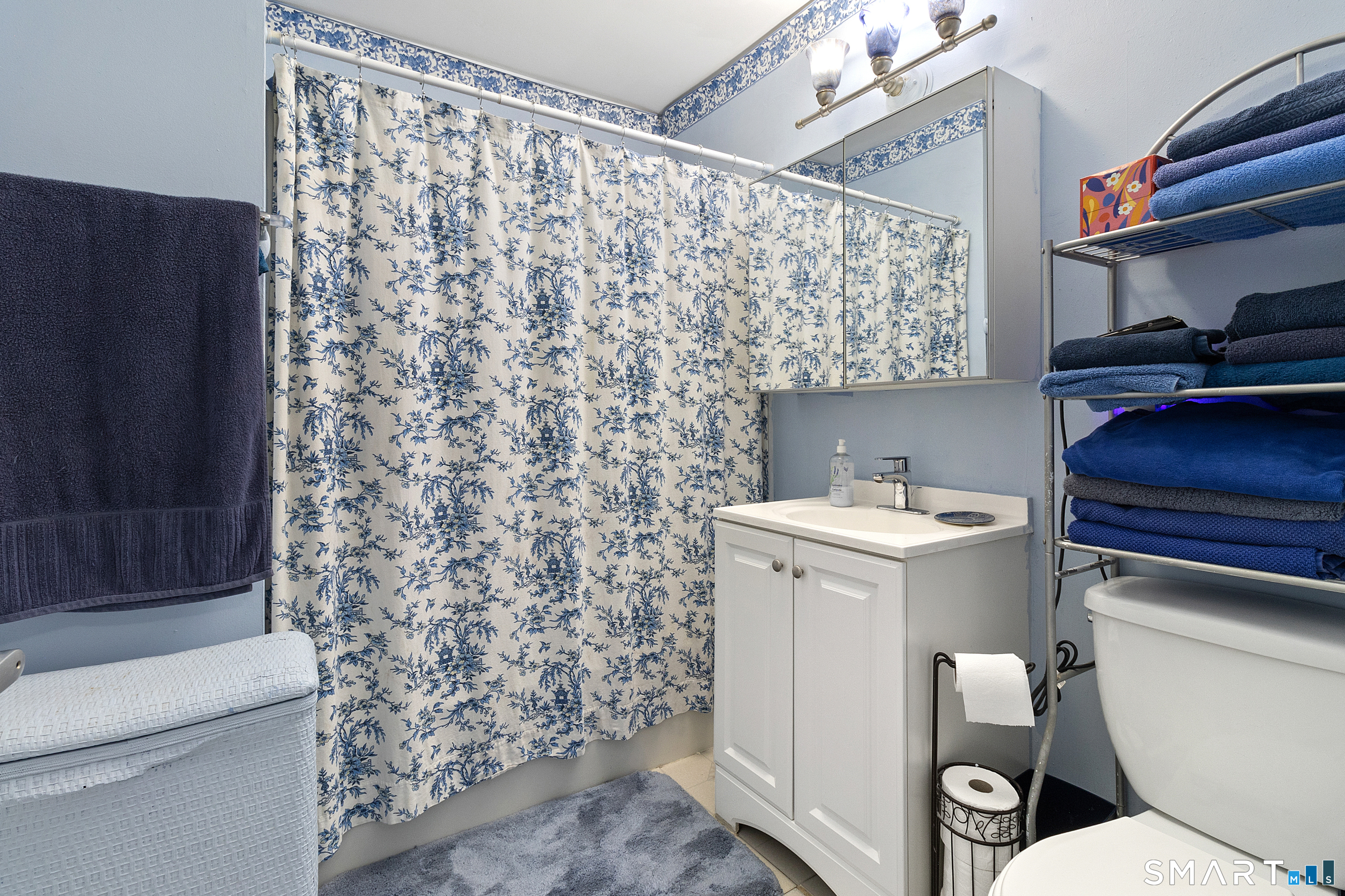 8 Belmont Lane Danbury CT 06810