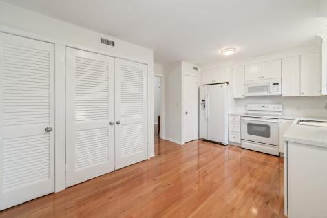 98 Heritage Village Southbury CT 06488