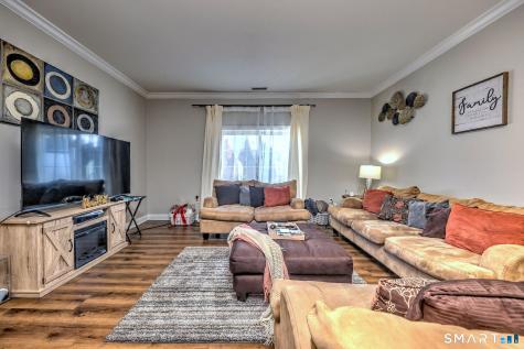 12 Landin Street Woodbridge CT 06525