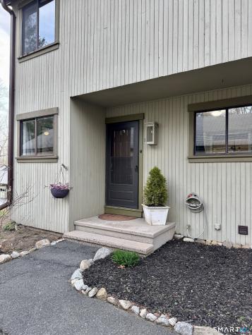 24 Fox Run Woodbury CT 06798