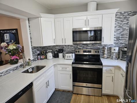 24 Fox Run Woodbury CT 06798