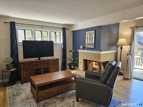 24 Fox Run Woodbury CT 06798
