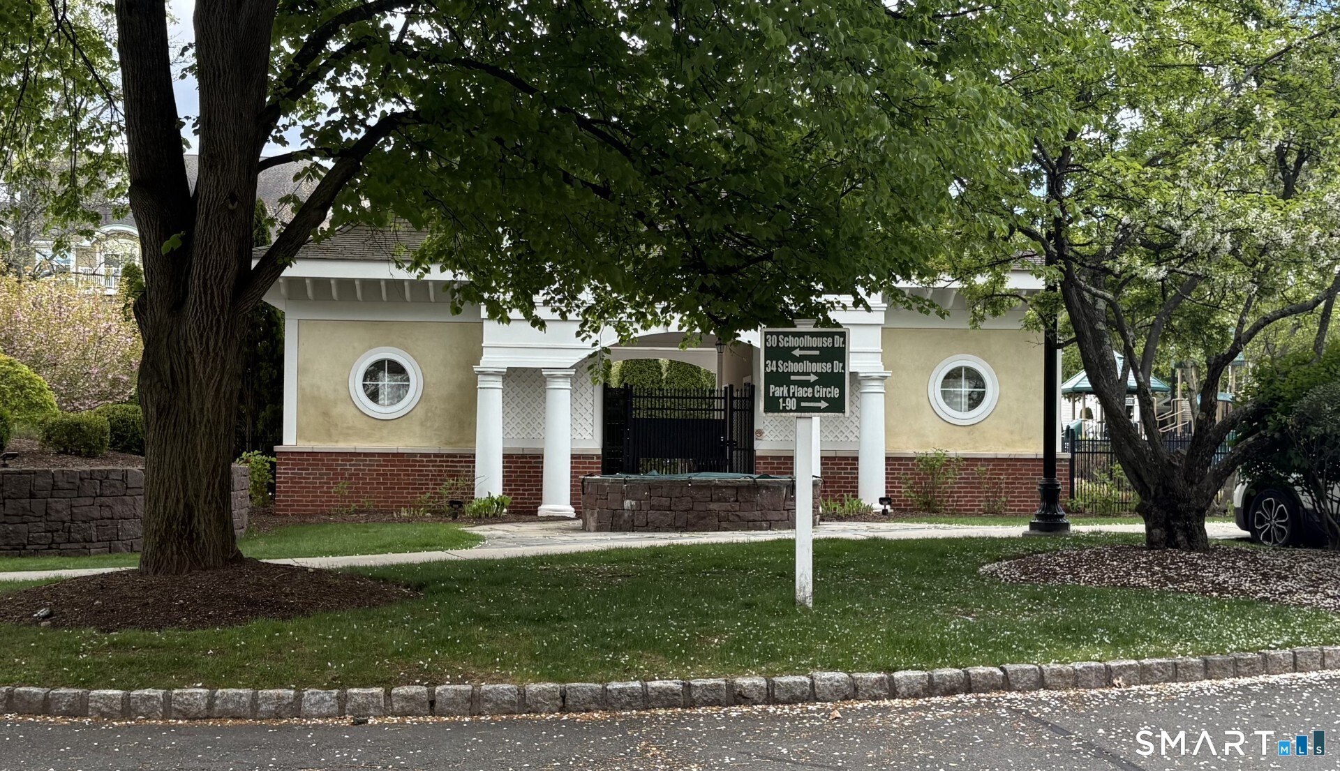 26 Schoolhouse Drive West Hartford CT 06110