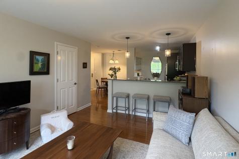 26 Schoolhouse Drive West Hartford CT 06110