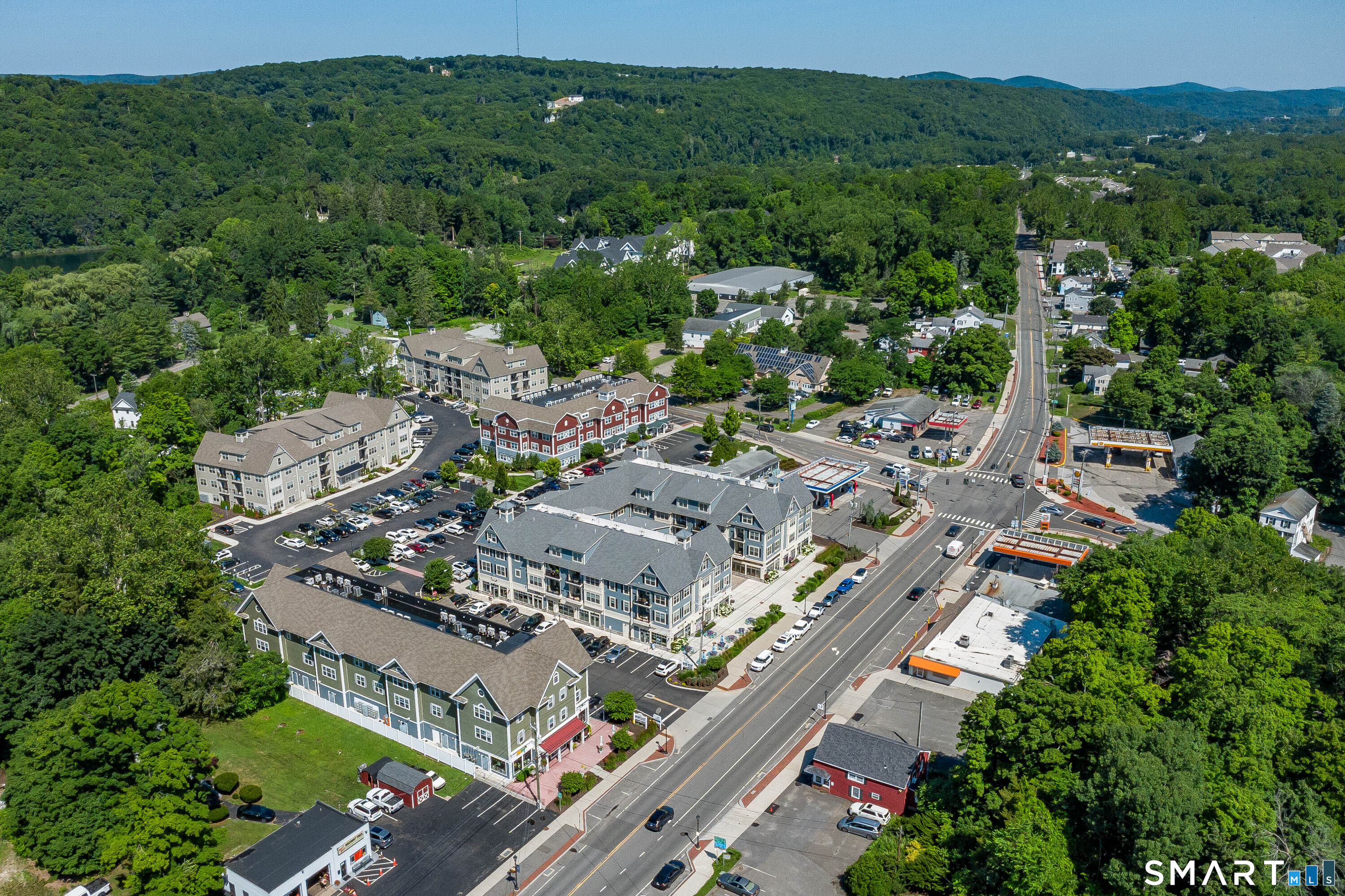 27 Riverview Court Brookfield CT 06804