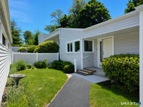 2 Stratton Way Branford CT 06405