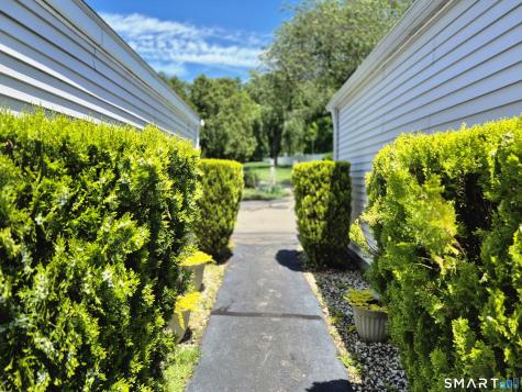 2 Stratton Way Branford CT 06405
