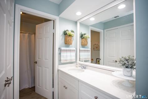 2024 Old Pond Lane Norwich CT 06360
