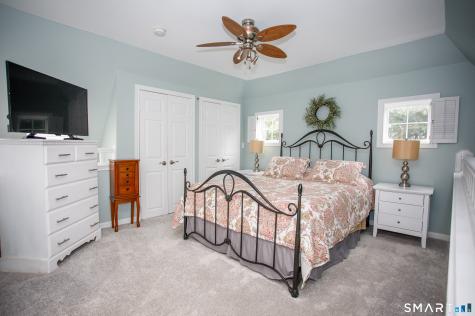 2024 Old Pond Lane Norwich CT 06360