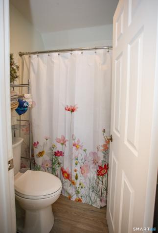 2024 Old Pond Lane Norwich CT 06360