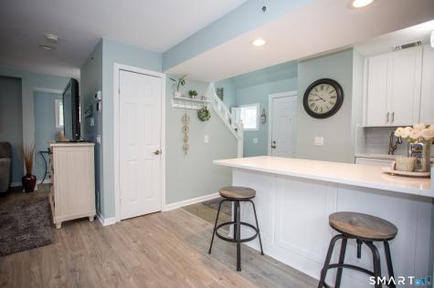 2024 Old Pond Lane Norwich CT 06360