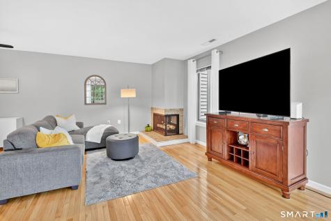 19 E Greenbriar Drive Farmington CT 06032