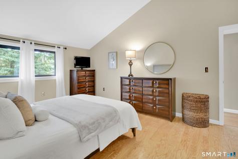 19 E Greenbriar Drive Farmington CT 06032
