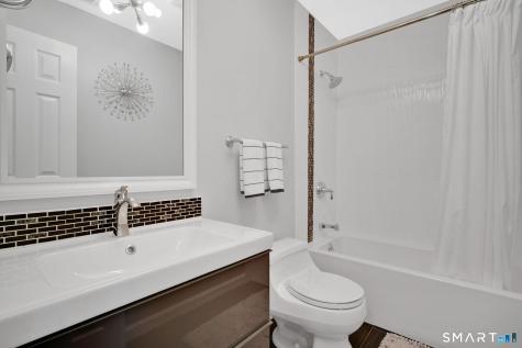 19 E Greenbriar Drive Farmington CT 06032