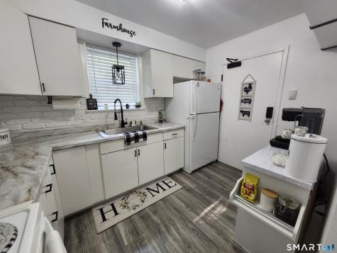 79 Briarwood Lane Branford CT 06405