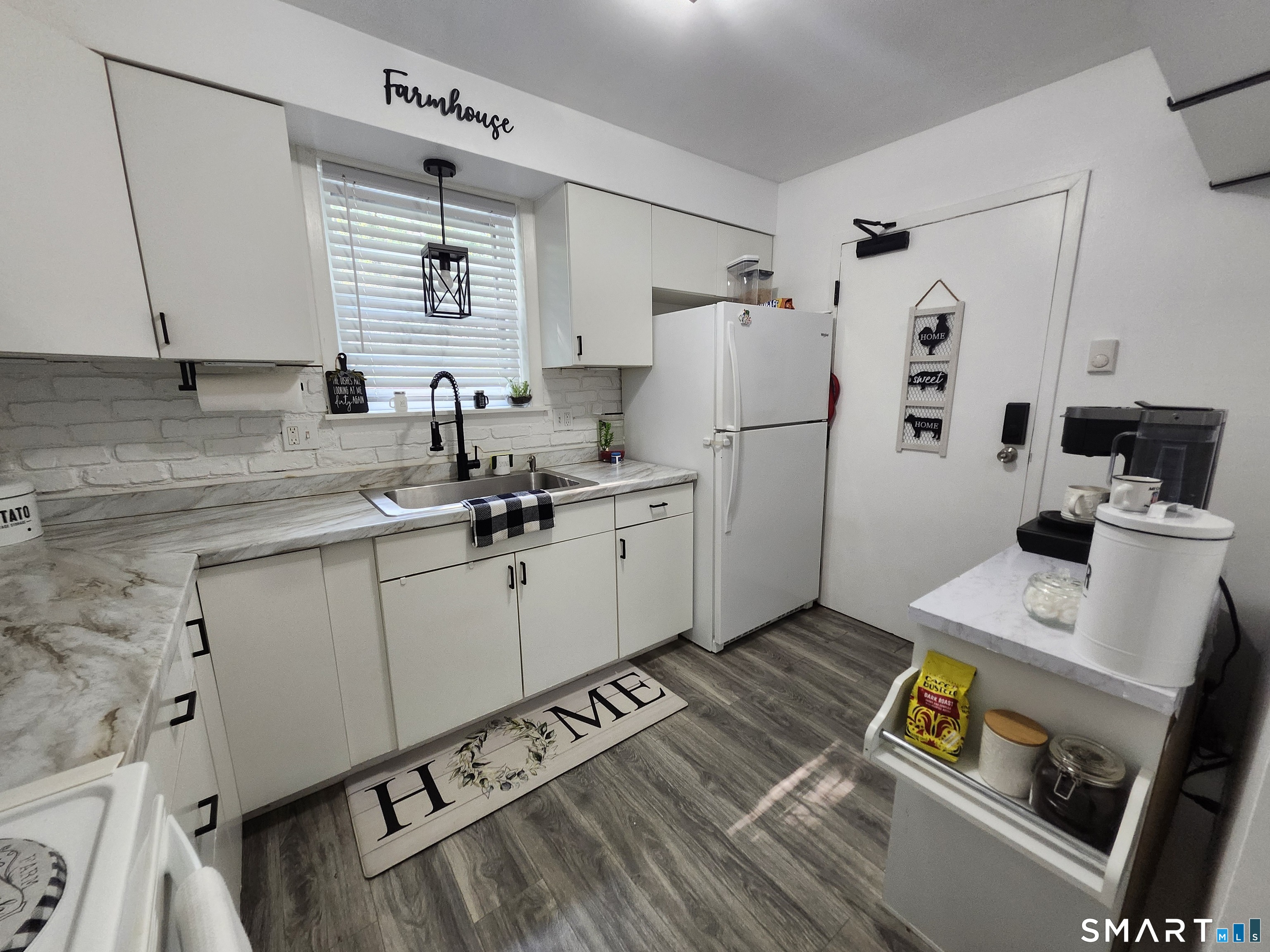 79 Briarwood Lane Branford CT 06405