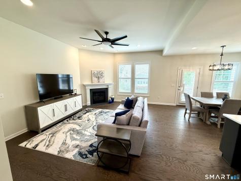 941 Mackenzie Lane Oxford CT 06478