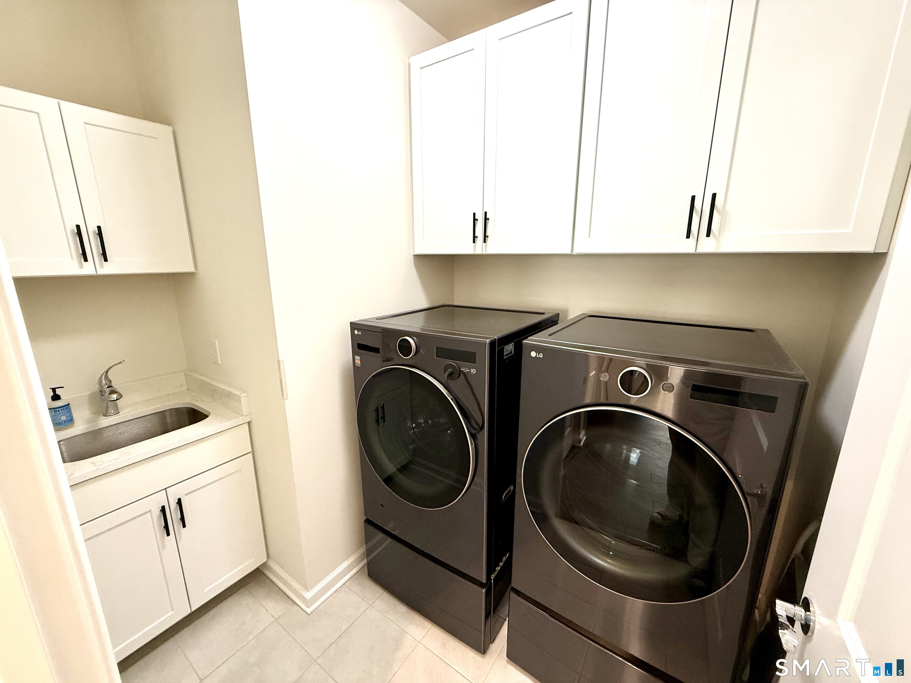 941 Mackenzie Lane Oxford CT 06478