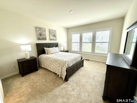 941 Mackenzie Lane Oxford CT 06478