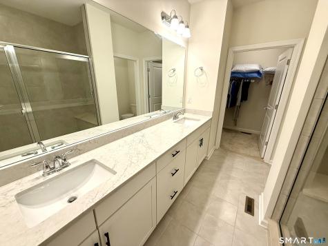 941 Mackenzie Lane Oxford CT 06478