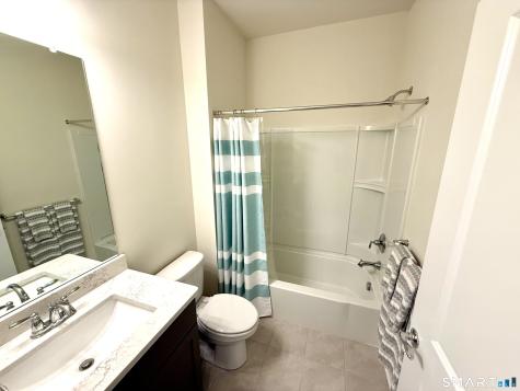 941 Mackenzie Lane Oxford CT 06478