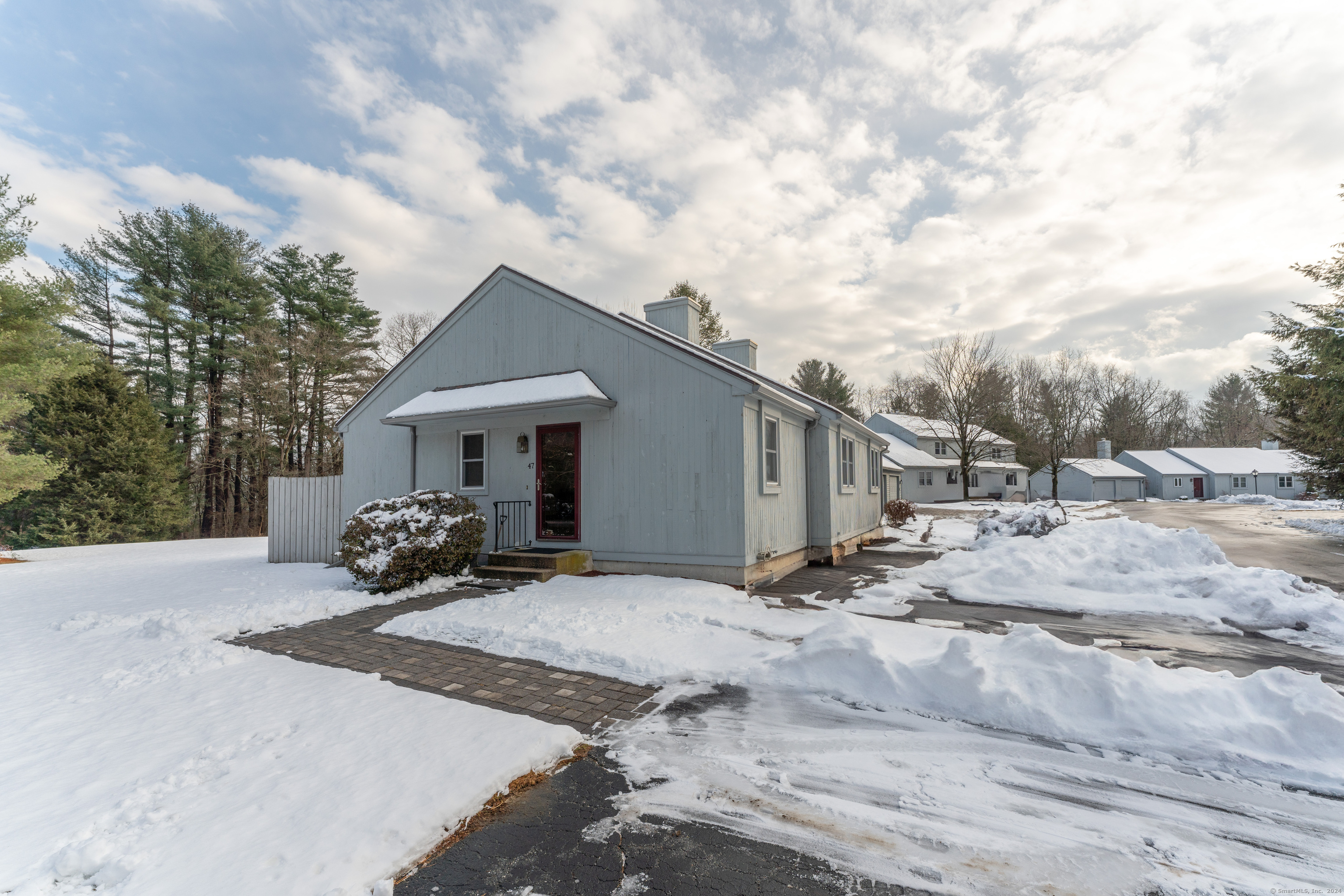 47 Woodstock Meadows Woodstock CT 06281