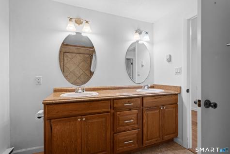 528 Shennecossett Road Groton CT 06340