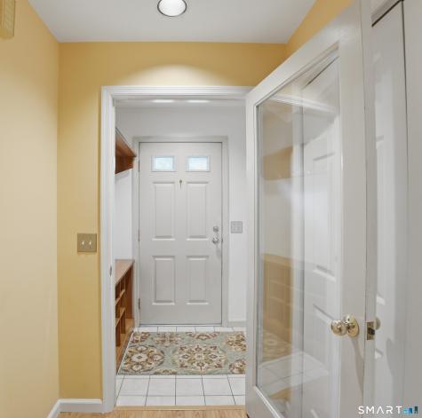 102 Heatherwood Drive Brookfield CT 06804