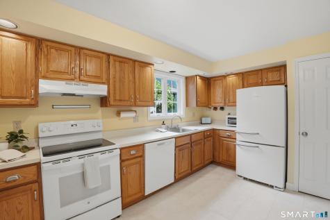 102 Heatherwood Drive Brookfield CT 06804